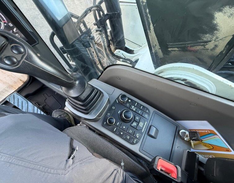 HIDROMEK  HMK 230LC-4